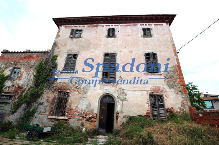 Casa con 10 locali in vendita in Ponte Buggianese