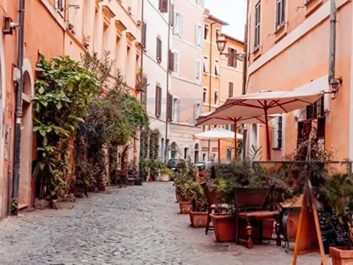 Appartamento monolocale in vendita in Via della Scala, Roma