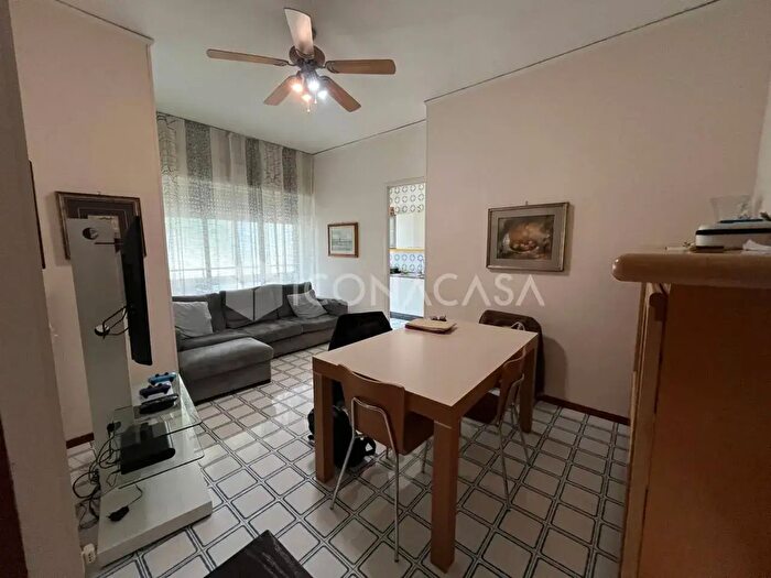 Appartamento trilocale in vendita in Viale Grotta della Regina c, Bari