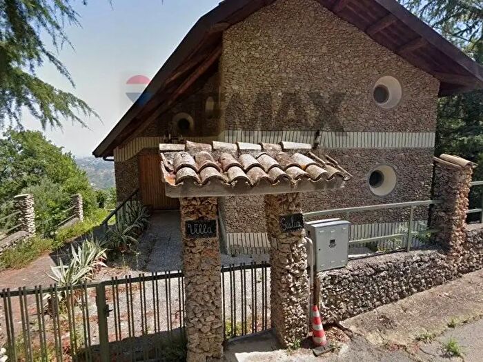 Casa con 5 locali in vendita in Via Madonna delle Grazie Snc, Roccamontepiano