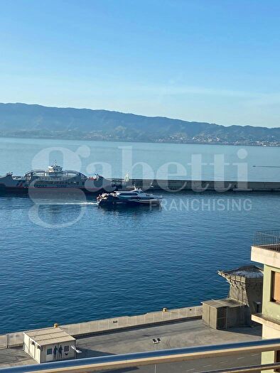 Appartamento con 5 locali in vendita in Via Santa Caterina dAlessandria, Reggio Calabria