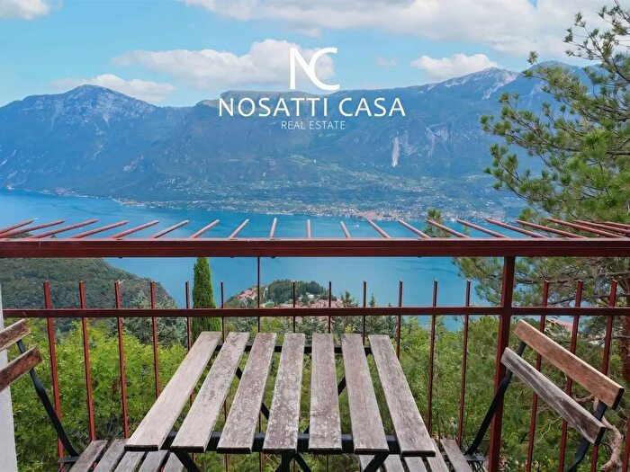 Casa trilocale in vendita in Via Pra dall'Era, Tremosine sul Garda