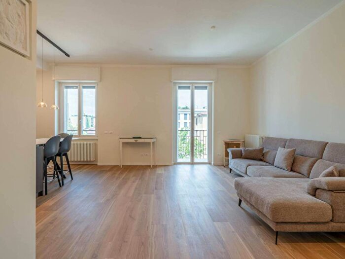 Appartamento trilocale in affitto in Via Molino delle Armi, Ticinese, Milano