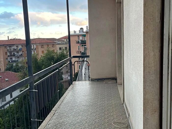 Appartamento quadrilocale in vendita in Via Trento, Imperia
