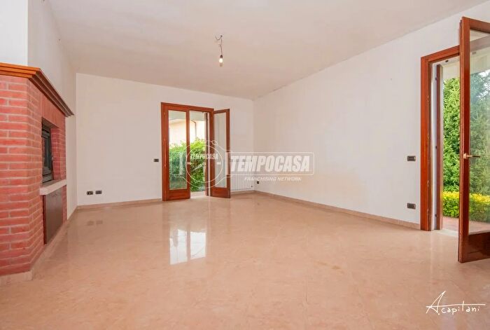 Casa quadrilocale in vendita in Via Antonio Cornoldi, Fratta Polesine