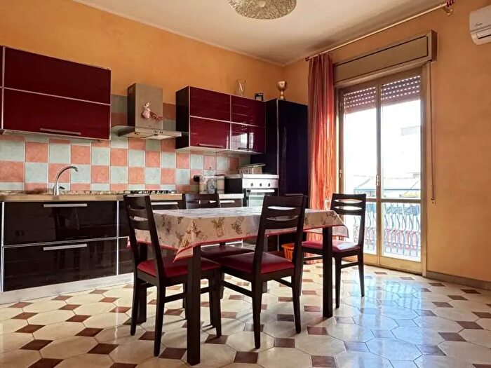 Appartamento quadrilocale in vendita in Viale dello Stadio, Carlentini