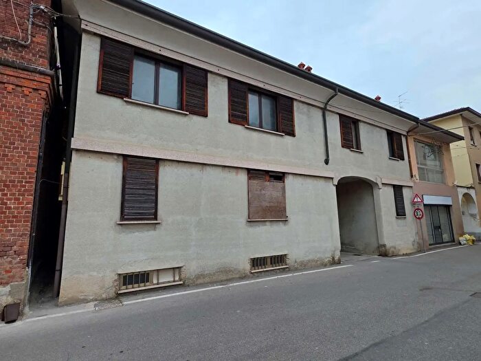 Appartamento con 5 locali in vendita in Via della Pace, Cirimido