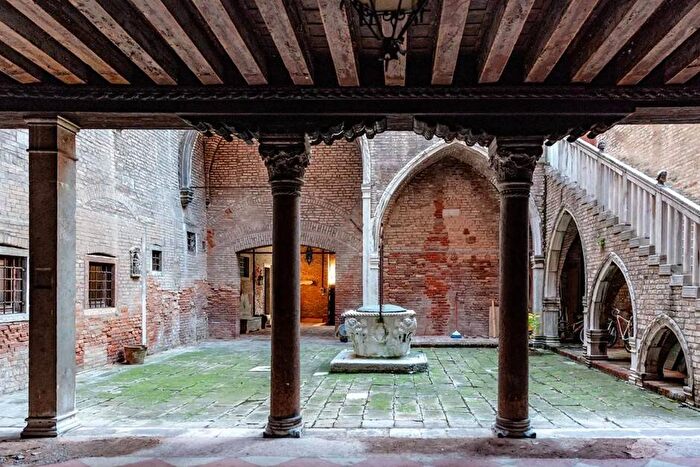 Appartamento quadrilocale in affitto in San Polo, Venezia