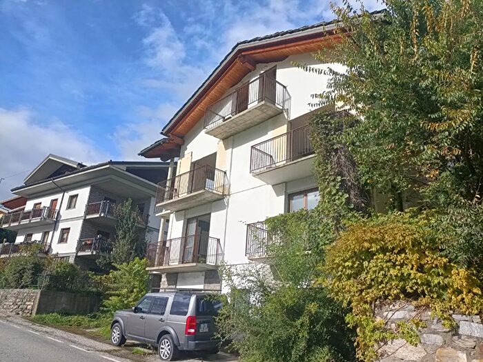 Casa con 14 locali in vendita in Villaggio Vianoz, Quart