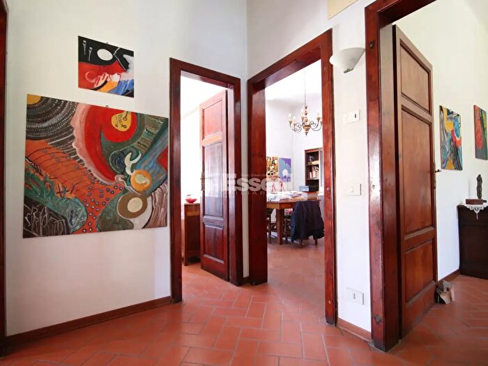 Casa con 12 locali in vendita in Via Castruccio Buonamici, Lucca