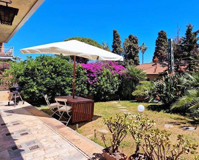 Appartamento trilocale in affitto in Corso Guglielmo Marconi, Foce Semeria, Sanremo