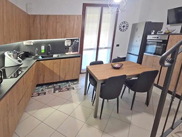 Appartamento quadrilocale in vendita in Via Claudia, Maranello