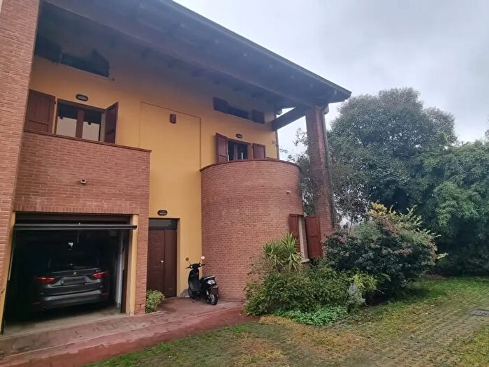 Casa con 6 locali in vendita in Via Rubiera, San Martino In Rio