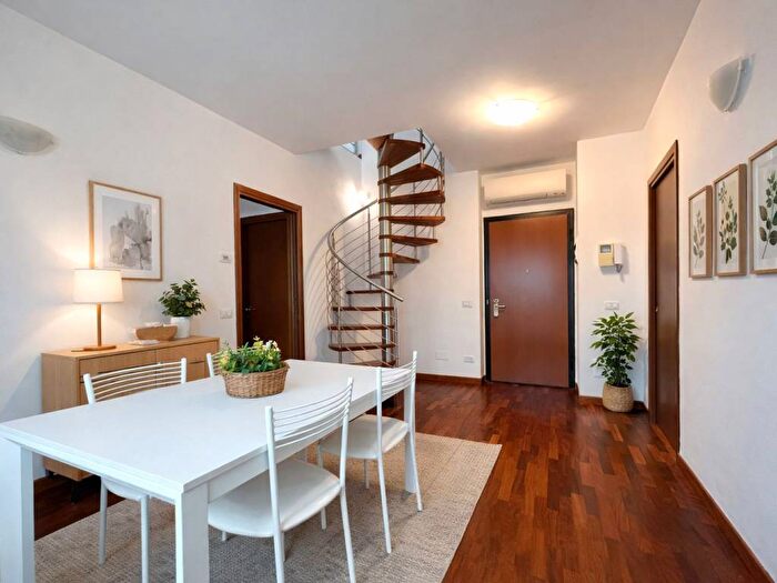 Appartamento trilocale in affitto in Via Tommaso Gulli, Piazzale Siena, Milano