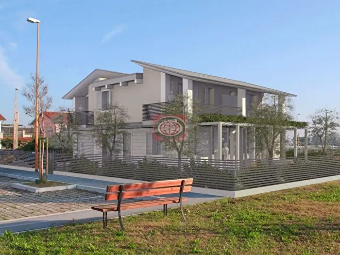 Casa con 5 locali in vendita in Cesena