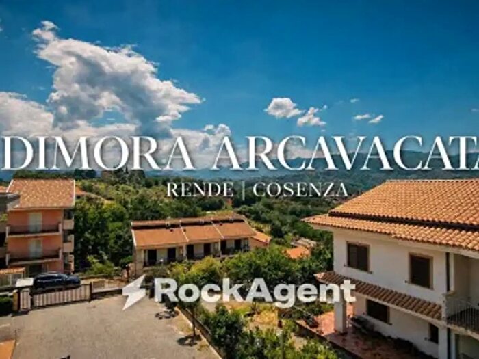 Appartamento trilocale in vendita in Via Salerno Rosario, Rende