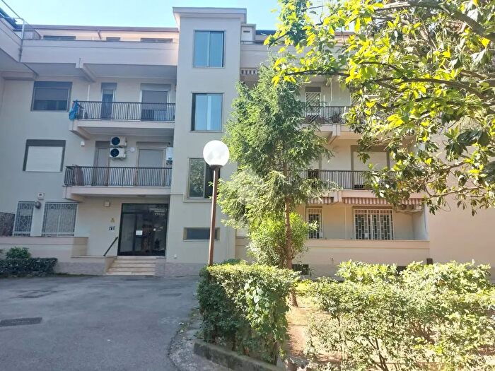 Appartamento quadrilocale in vendita in Via Capitano Laviano, Caserta