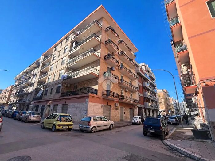 Appartamento trilocale in vendita in Via Bengasi, Foggia