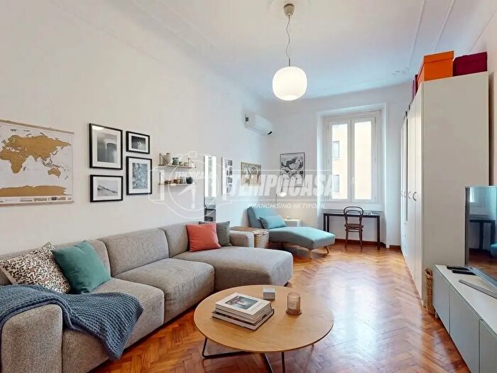Appartamento trilocale in vendita in Via Popoli Uniti, Milano