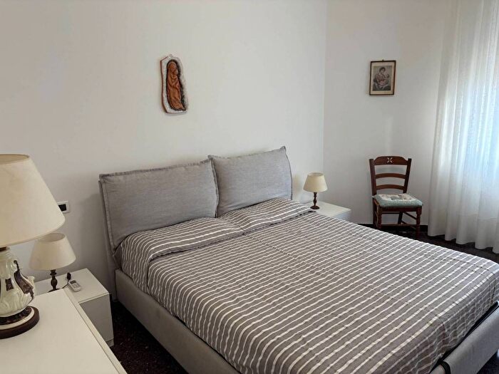 Appartamento trilocale in affitto in Via Carlin, Centro, Arenzano