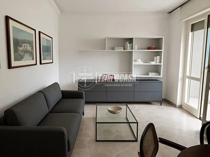 Appartamento trilocale in vendita in Via Tolmezzo, Milano