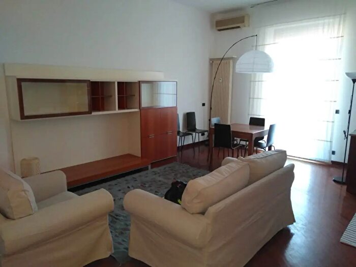 Appartamento trilocale in affitto in Via Aselli, Milano