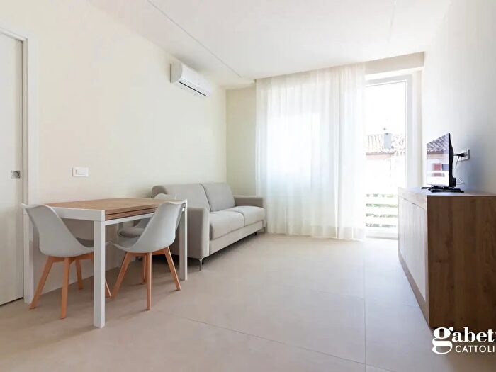 Appartamento trilocale in vendita in Via Pascoli, Cattolica
