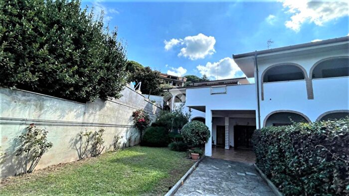 Casa con 5 locali in vendita in Via Monginevro, Guidonia Montecelio