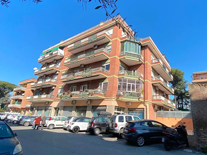 Appartamento trilocale in affitto in Vicolo degli Orti Portuensi, Roma