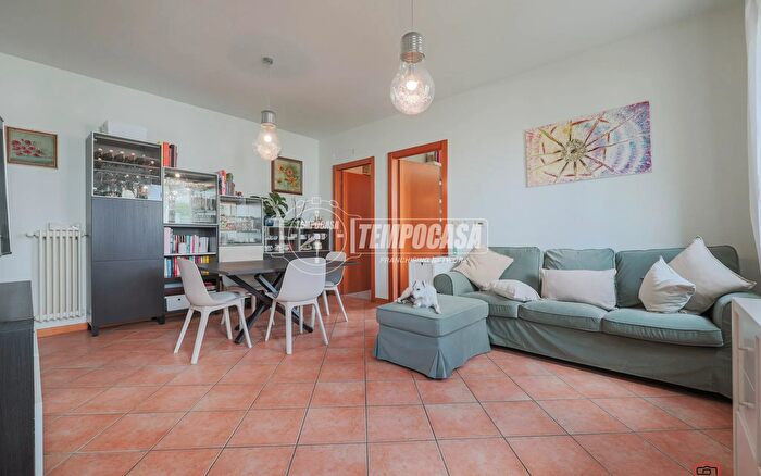 Casa con 7 locali in vendita in Forli