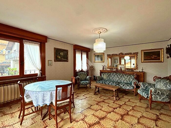 Appartamento quadrilocale in vendita in Via San Silvestro, Angolo Terme