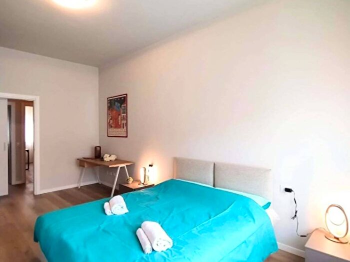 Appartamento trilocale in affitto in Via Olmetto, Carrobbio, Milano