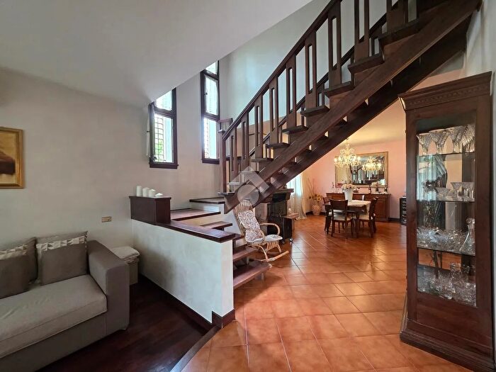 Appartamento con 5 locali in vendita in Via Straelle, Villanova Di Camposampiero