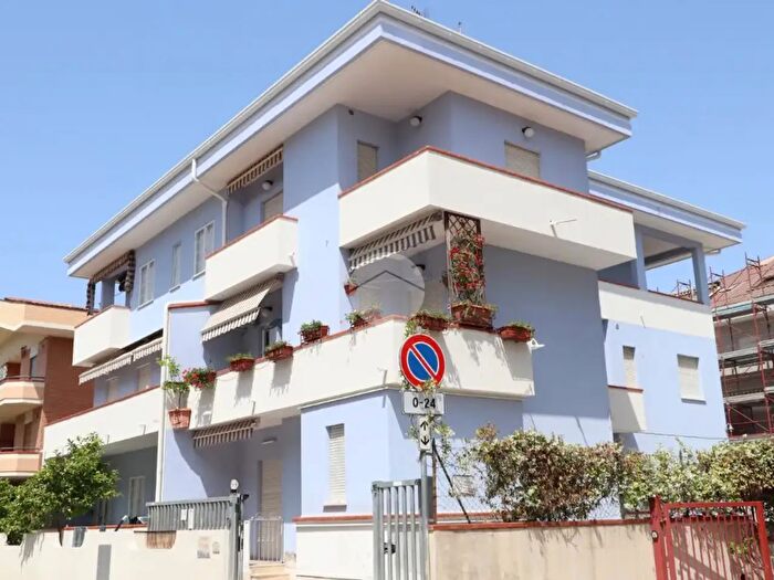 Appartamento trilocale in vendita in Via Emilia, Alba Adriatica