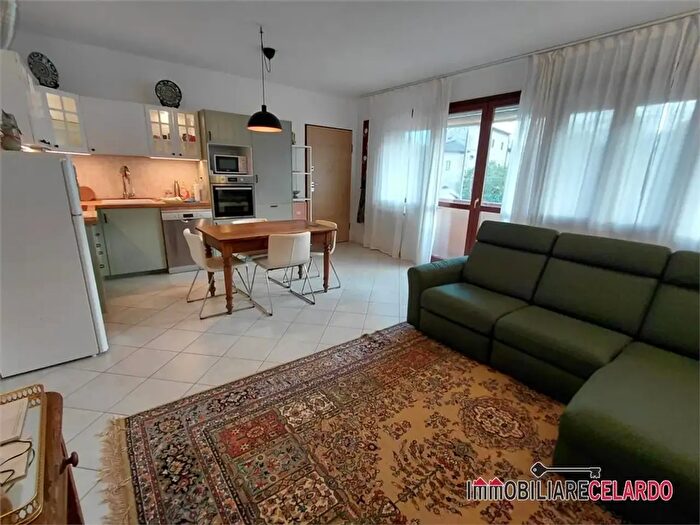 Appartamento trilocale in vendita in Colle Di Val D'Elsa