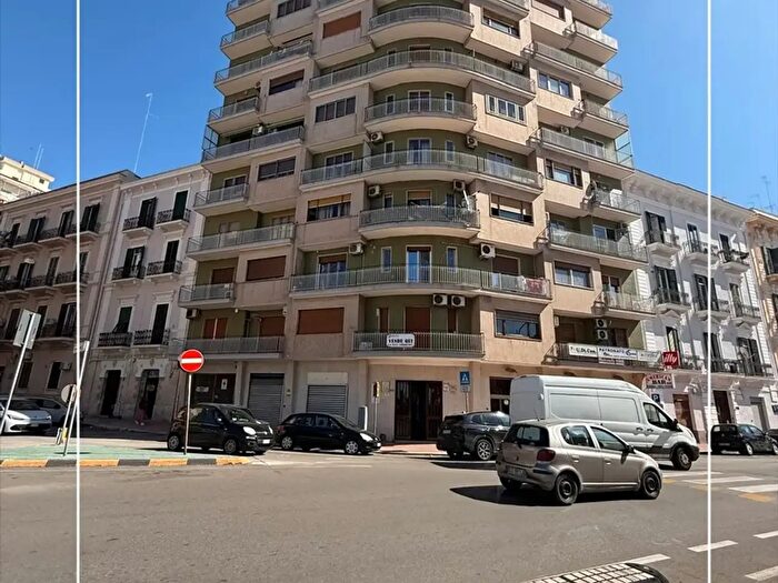 Appartamento con 5 locali in vendita in Via Cavallotti, Taranto