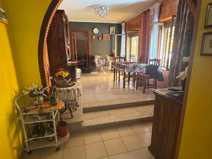 Appartamento trilocale in vendita in Via delle Terme, Castelforte