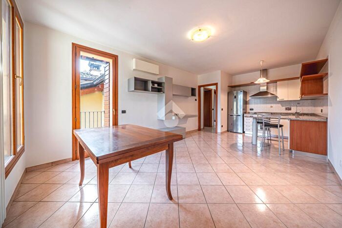 Appartamento trilocale in vendita in Via Ferrari, Viano