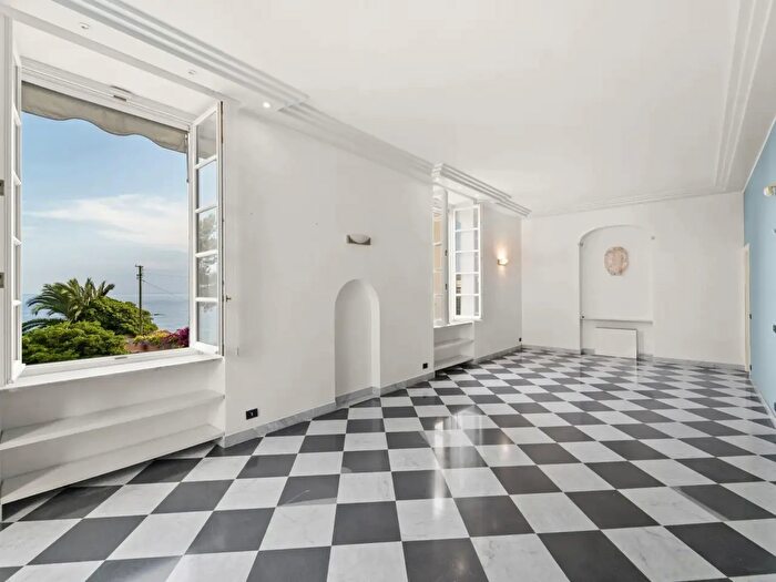 Appartamento con 9 locali in vendita in Via Bolzano, Genova