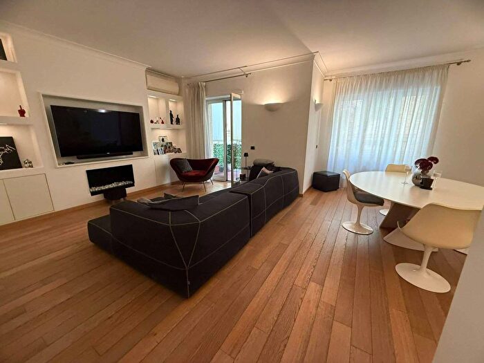 Appartamento trilocale in affitto in via CILEA, Vomero, Napoli