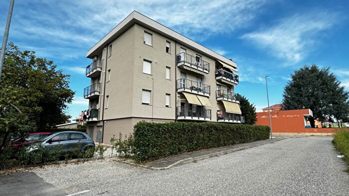 Appartamento quadrilocale in vendita in Via XXV Aprile, Bellusco