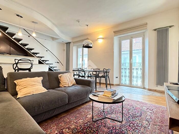 Appartamento quadrilocale in vendita in Via Lecco, Milano