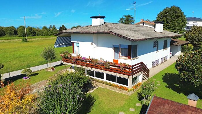 Casa con 9 locali in vendita in Via San Vito, Fagagna