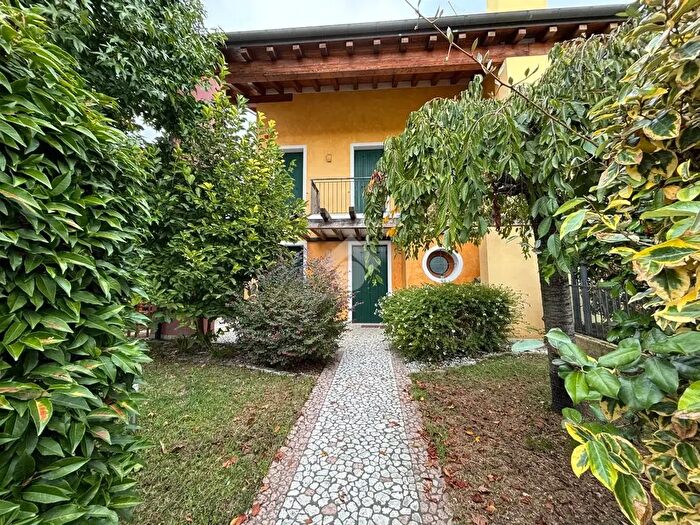 Casa quadrilocale in vendita in Via P Luciani, Borgoricco