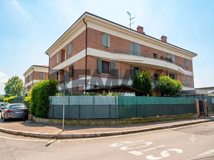 Appartamento trilocale in vendita in Via Caduti di Sabbiuno B, Valsamoggia