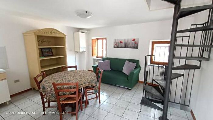 Casa trilocale in vendita in Borgo San Giuliano, Macerata