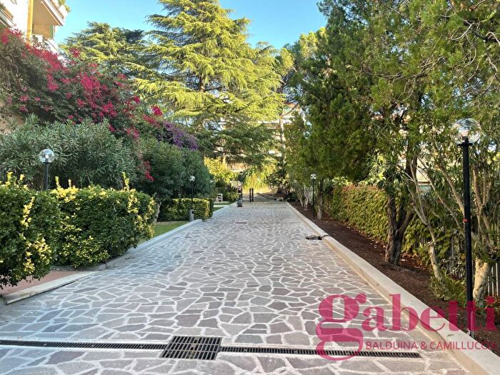 Appartamento bilocale in affitto in VIA MASSIMI, Balduina, Roma