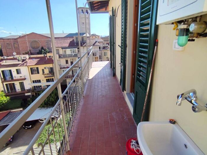 Appartamento quadrilocale in vendita in Via Giovanni Fabbroni, Leopoldo Vittorio Emanuele Statuto, Firenze