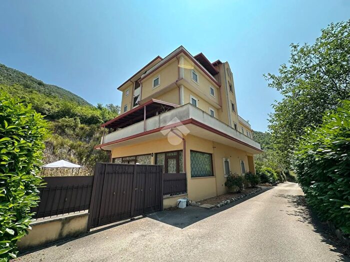 Appartamento trilocale in vendita in Via Posto, SantElia Fiumerapido