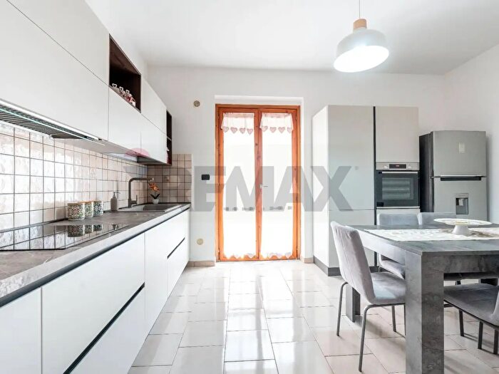Appartamento con 5 locali in vendita in Via Stazzone, Aci Sant'Antonio